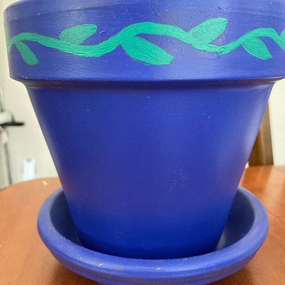 Hand-painted decorative Terra cotta pot - Picture 2 of 3